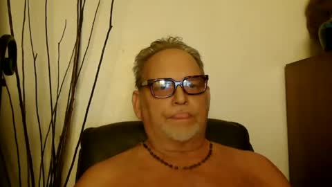 Snapshot of nastydaddyfatcock8 chatting on 01/23/25, 06:49 Daddy online show from 01/23/25, 06:49