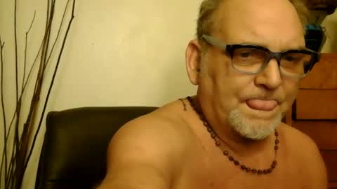 Snapshot of nastydaddyfatcock8 chatting on 01/28/25, 05:00 Daddy online show from 01/28/25, 05:00