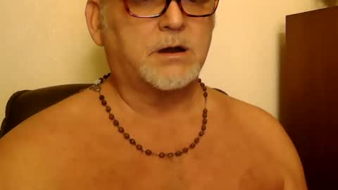 Snapshot of nastydaddyfatcock8 chatting on 02/06/25, 03:27 Daddy online show from 02/06/25, 03:27