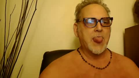 Snapshot of nastydaddyfatcock8 chatting on 02/10/25, 04:52 Daddy online show from 02/10/25, 04:52