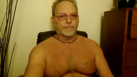 Snapshot of nastydaddyfatcock8 chatting on 02/17/25, 05:14 Daddy online show from 02/17/25, 05:14