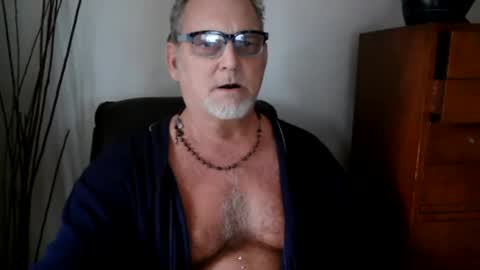 Snapshot of nastydaddyfatcock8 chatting on 02/23/25, 08:33 Daddy online show from 02/23/25, 08:33