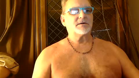 Snapshot of nastydaddyfatcock8 chatting on 03/08/25, 04:23 Daddy online show from 03/08/25, 04:23