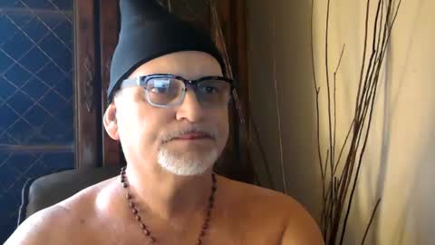 Snapshot of nastydaddyfatcock8 chatting on 03/09/25, 04:00 Daddy online show from 03/09/25, 04:00