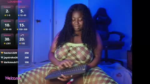 Snapshot of nastygal1999 chatting on 10/04/25, 02:42 nastygal1999 online show from 10/04/25, 02:42