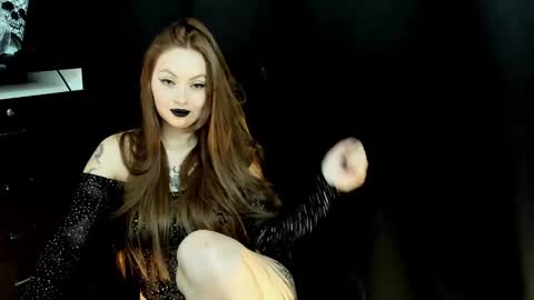 nastykatty_ online show from 12/18/24, 10:35