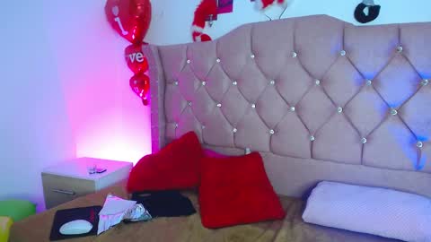 nat_evans8 online show from 04/05/26, 03:47