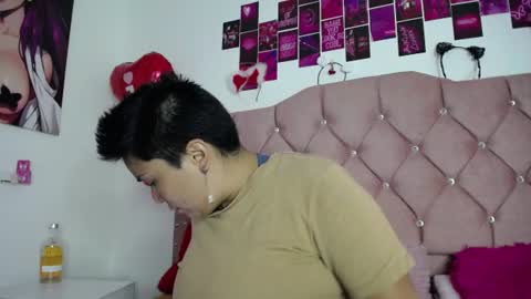 nat_evans8 online show from 07/07/26, 11:53