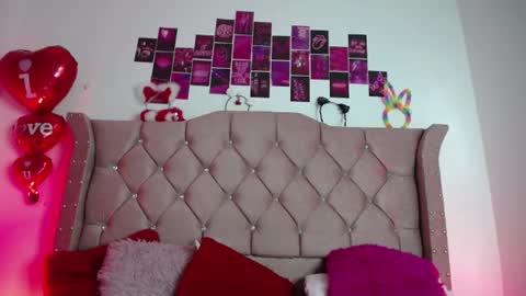 nat_evans8 online show from 07/12/26, 11:07