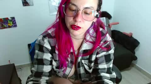 Snapshot of nat_lau chatting on 04/21/26, 01:42 Nat online show from 04/21/26, 01:42