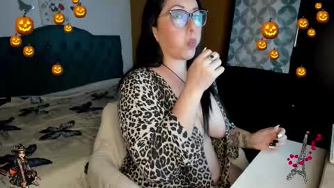 Natalia online show from 10/12/25, 12:09