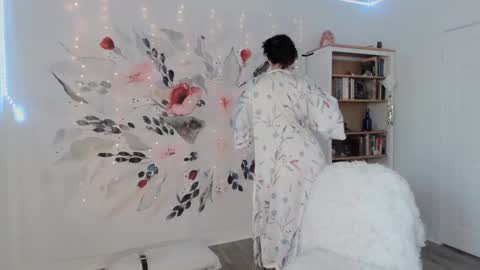 Snapshot of natahsaluxxx chatting on 01/03/25, 07:39 Natasha Luxxx online show from 01/03/25, 07:39