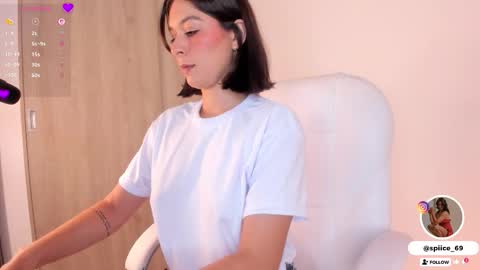 Snapshot of natalia_andrea_2804 chatting on 01/08/26, 10:23 natalia andrea online show from 01/08/26, 10:23