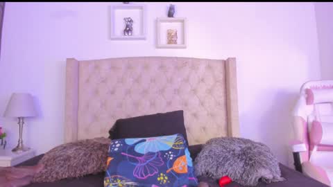 Snapshot of natalia_collinslim chatting on 12/29/24, 03:44 Natalia online show from 12/29/24, 03:44