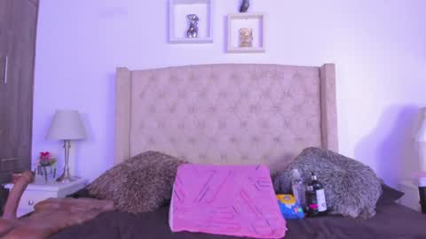 Snapshot of natalia_collinslim chatting on 01/08/25, 03:08 Natalia online show from 01/08/25, 03:08