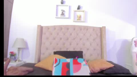 Snapshot of natalia_collinslim chatting on 01/16/25, 03:45 Natalia online show from 01/16/25, 03:45