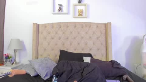 Snapshot of natalia_collinslim chatting on 02/16/25, 07:04 Natalia online show from 02/16/25, 07:04