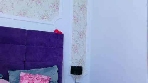 nataliacroft online show from 05/04/26, 02:57