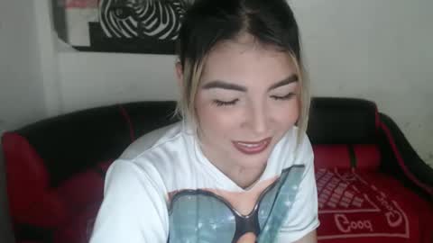 Snapshot of nataliaqueenve chatting on 12/20/24, 06:56 Natalia online show from 12/20/24, 06:56