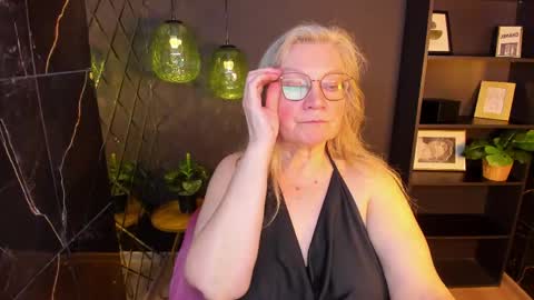 Snapshot of natalicloud chatting on 04/19/26, 06:10 NataliCloud online show from 04/19/26, 06:10