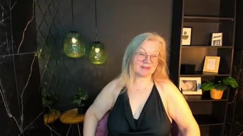 Snapshot of natalicloud chatting on 04/28/26, 01:27 NataliCloud online show from 04/28/26, 01:27