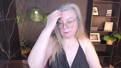 Snapshot of natalicloud chatting on 05/11/26, 01:28 NataliCloud online show from 05/11/26, 01:28