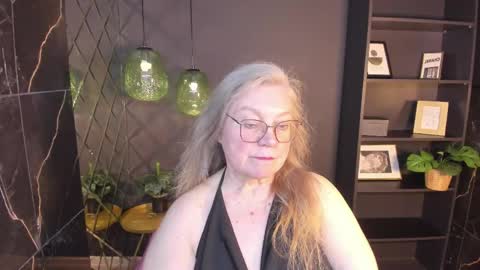 Snapshot of natalicloud chatting on 05/14/26, 01:40 NataliCloud online show from 05/14/26, 01:40