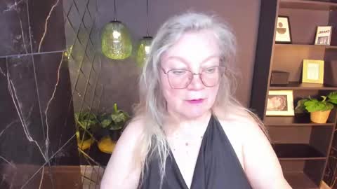 Snapshot of natalicloud chatting on 05/20/26, 01:50 NataliCloud online show from 05/20/26, 01:50