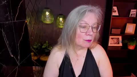 Snapshot of natalicloud chatting on 06/01/26, 01:13 NataliCloud online show from 06/01/26, 01:13