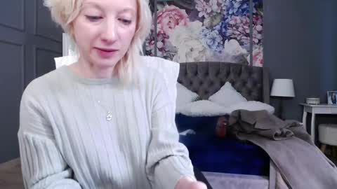 Natalie online show from 02/09/25, 06:54