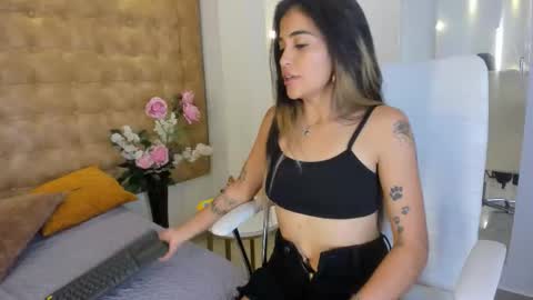 Snapshot of natalie_garciia chatting on 02/06/26, 09:29 online show from 02/06/26, 09:29