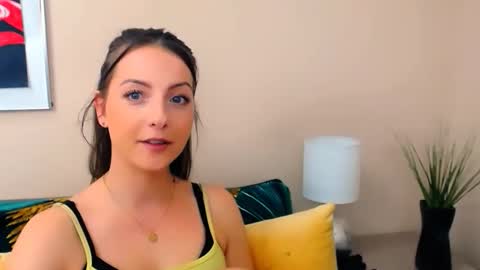 Snapshot of natalie_live chatting on 04/23/26, 07:30 NatalieSexy online show from 04/23/26, 07:30