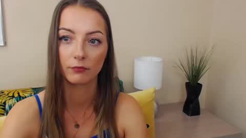 Snapshot of natalie_live chatting on 05/14/26, 07:48 NatalieSexy online show from 05/14/26, 07:48