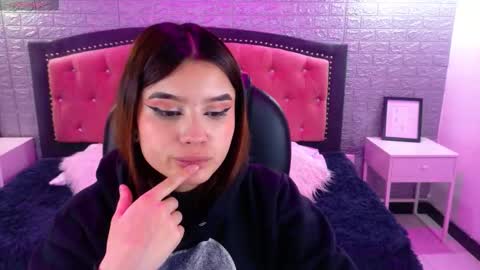 natalie  online show from 09/10/25, 02:55