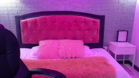 natalie  online show from 10/07/25, 02:53