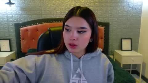 natalie  online show from 10/17/25, 02:59