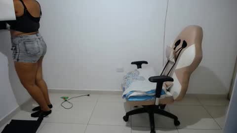 natalie_tits1 online show from 01/17/26, 03:11