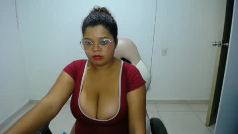 natalielabellex1 online show from 02/15/26, 06:32