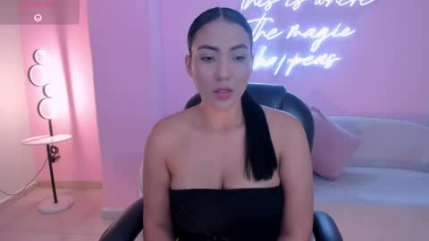 Snapshot of natalielewis_ chatting on 04/23/26, 12:15 Natalie Lewis online show from 04/23/26, 12:15