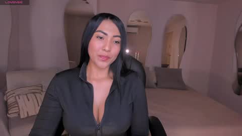 Snapshot of natalielewis_ chatting on 06/05/26, 12:11 Natalie Lewis online show from 06/05/26, 12:11