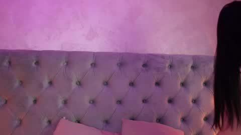 Snapshot of natalieshaw chatting on 11/08/25, 02:34 Natalie online show from 11/08/25, 02:34