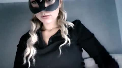 Snapshot of nataliexo111 chatting on 10/01/25, 03:29 Natali online show from 10/01/25, 03:29