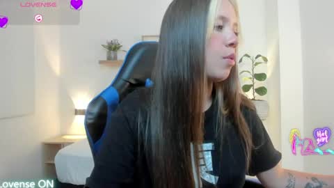 Nataly online show from 04/21/26, 02:51