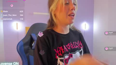 Nataly online show from 05/15/26, 11:23