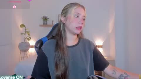 Snapshot of nataly_rodri chatting on 07/05/26, 01:56 Nataly online show from 07/05/26, 01:56