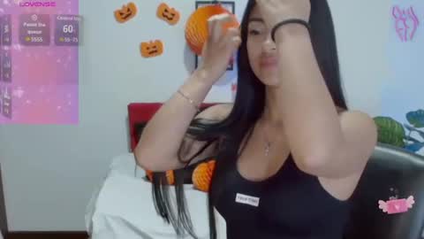 Nataly Escobar online show from 10/21/25, 03:24