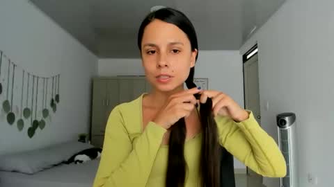 natalyfitt_7 online show from 03/25/26, 06:25