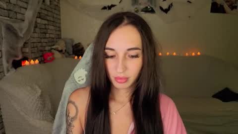 Nataly online show from 10/17/25, 07:05