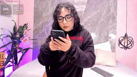 Snapshot of natalyrivers chatting on 05/13/26, 07:55 Megan online show from 05/13/26, 07:55