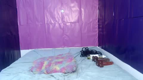 natascha_2023 online show from 12/14/24, 05:29